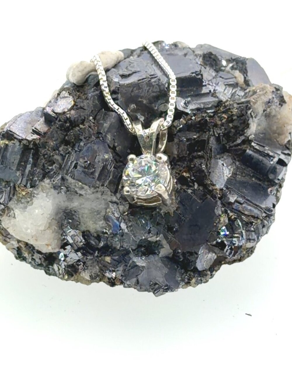 Sterling silver cubic zirconia pendant